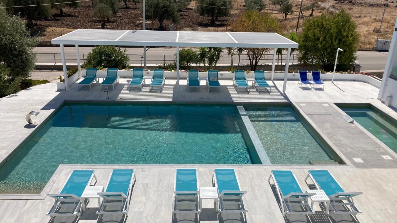 Hotel Defkalion Петра Екстер'єр фото