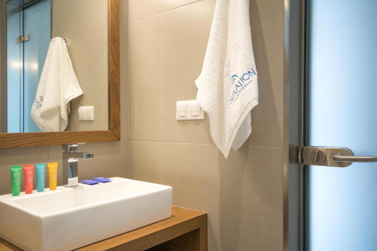 Hotel Defkalion Петра Екстер'єр фото